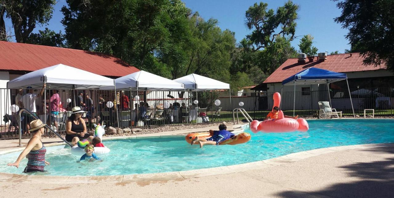 トゥバク Rancho Santa Cruz Bed & Breakfast エクステリア 写真